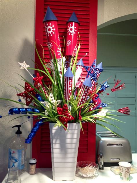 We put together these fun 4th of july table decorations using the seasonal patterns from duck tape. 941 best summer & patriotic (4th of July) decorating ...
