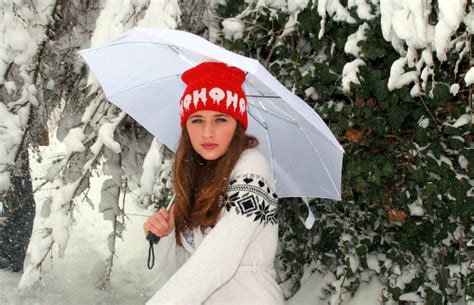 Gambar Salju Musim Dingin Gadis Musim Semi Payung Cuaca Topi