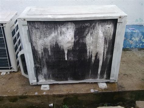 Masalah aircond leaking (bocor), air menitik dalam rumah. Cara Mudah dan Jimat Servis Aircond Di Rumah Anda Hanya 10 ...
