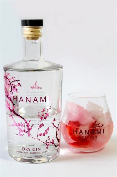 Hanami Gin Met Aardbeien Gin Gin Cocktails Gin En Tonic