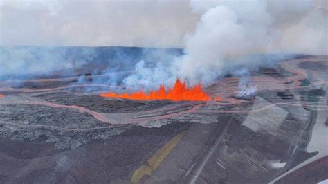 Mauna Loa The Worlds Largest Active Volcano Erupted After Years Recently