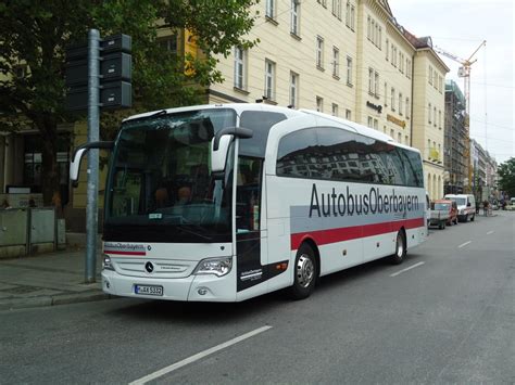 A connection every 20 minutes. Autobus Oberbayern, München M-AX 5332 Mercedes am 11 ...