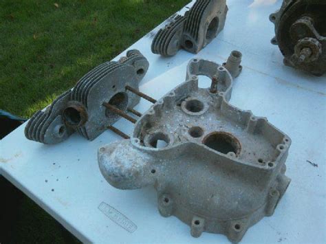 42 degree angle between front and rear cylinder. Find 1949-51 Indian Motorcycle engine motor 26ci 440 ...