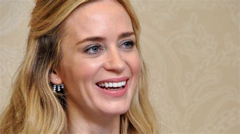 Emily Blunt Is The Bookies Female Favourite To Play James Bond Ladbible
