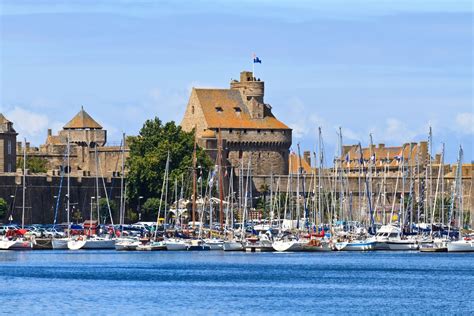(33) 1 43 12 48 70 fax: Erasmus Experience in Rennes, France by Guille | Erasmus ...