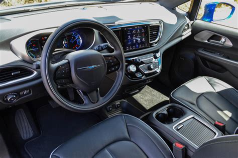 2020 Chrysler Pacifica Hybrid Interior Photos Carbuzz