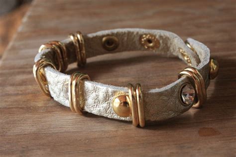 pulseira dourada couro feminina elo7 produtos especiais