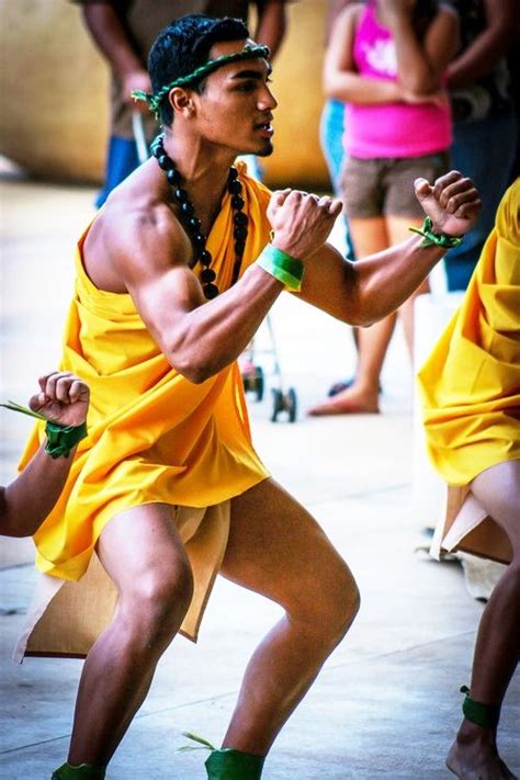 Pin By Vivian Sykes On Polynesian Dance Polynesian Men Hawaiian