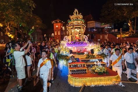 #was born in 623 b.c on wesak full moon day in lumbini (is now modern nepal). Wesak Day In Malaysia | Wesak day, Parade float, Buddhist