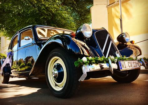 Oldtimer Citroën 11CV "Gangsterlimousine" als Hochzeitsauto mit