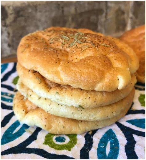 This is an easy microwave keto bread recipe with a soft texture perfect for toasts. Low Carb Cloud Bread Recipe Made with Baking Soda (Baking ...