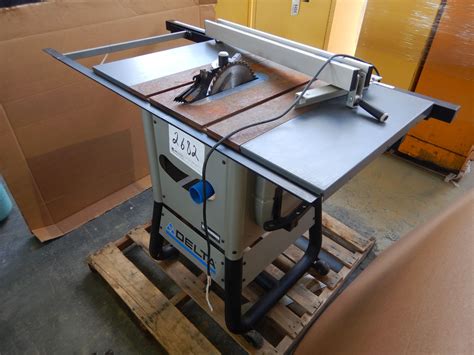 DELTA 36-725 TABLE SAW Tool