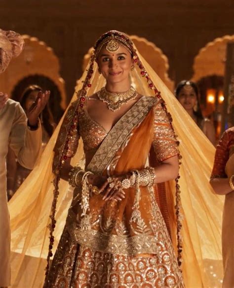 Alia Bhatts Regal Bridal Look In Rocky Aur Rani Ki Prem Kahaani Pyaari Weddings