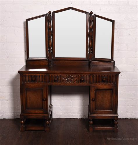 Ethan algeorgian court cherry poster bed bedroom set.results vintage mahogany twin bed w pineapple finals! Carved Oak 5 Piece Bedroom Suite - Antiques Atlas