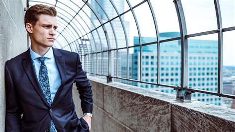Cinco Consejos Clave Para Vestir Como Un Hombre De Negocios