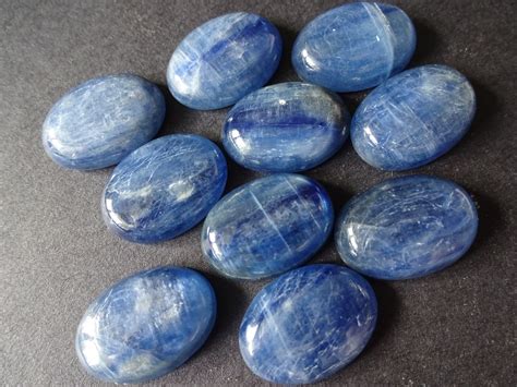 18x13mm Natural Kyanite Cabochon, Oval Cabochon, Polished Stone, Blue