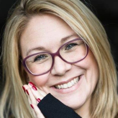 Als deutsche bank sind wir für unseren kunden, investoren und auch der gesellschaft verpflichtet. Sandra Flenker-Gath - Teamlead / Head of Recruiting für ...