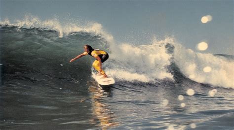 Trouble Die Story Von Surf Legende Lisa Anderson Golden Ride