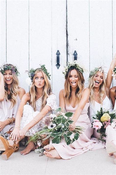 33 Must Have Wedding Photos With Bridesmaids For 2020 Mrs To Be