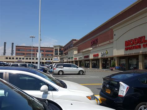 Is an american movie theater chain headquartered in leawood, kansas, and the largest movie theater chain in the world. Movie Theater «AMC Bay Plaza Cinema 13», reviews and ...