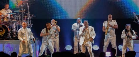 Live Photos Earth Wind And Fire Chicago July 27th 2019 The Rockpit