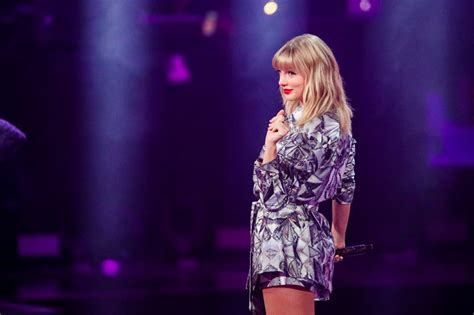 Taylor Swift And All Star Gala Boost Chinas Super Shopping Spree