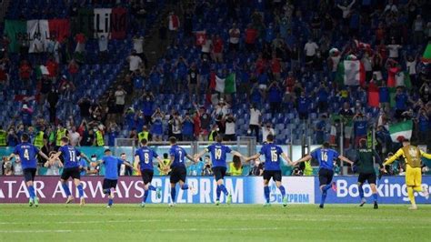 Di balik transforamasi apik italia, perjuangan pemain mereka di euro 2020 akan mendapat dukungan dari. TIMNAS ITALIA Lolos ke Babak 16 Besar EURO 2020, Ini Kata ...