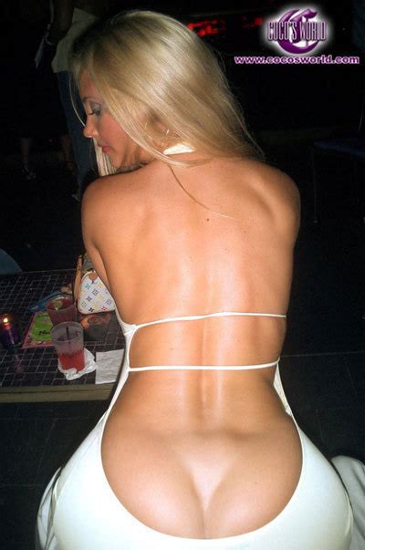 Coco Tweets A Picture Of Her Bare Butt Photos Huffpost
