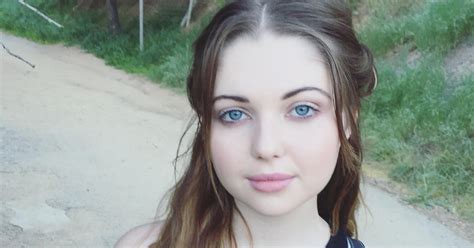 Sammi Hanratty 9gag