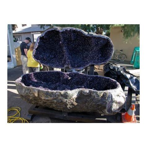 Giant Amethyst Geode Bath Tub Bathing Beauties Would Be Vibrating