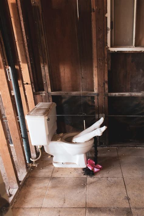 How do i remove scratches from a toilet bowl? How do I Remove Hard Water Stains from Toilet Bowl? | Pizzchzz