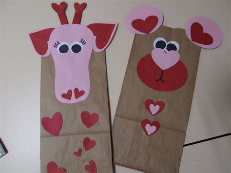 Valentine’s Day Crafting « cute bags | Valentines card holder, Preschool valentines, Valentines