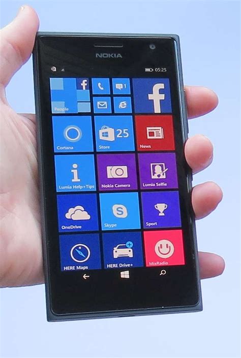 Nokia Lumia 735 Review A Top Budget Smartphone For Selfies Itproportal