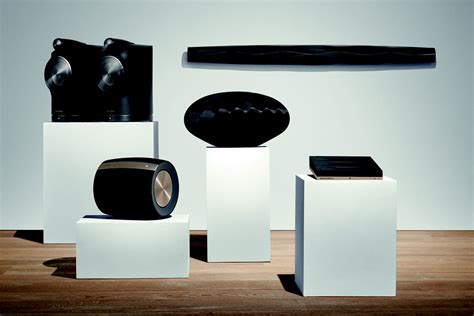 The t7 features two speaker drivers and two bass radiators, and sees the first commercial outing for the company's micro matrix cabinet technology. Bowers & Wilkins presenta Formation Suite, su nueva ...