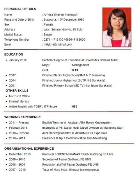 Pada cv terdapat identitas diri, riwayat pendidikan, karier, dan informasi lainnya. Contoh Surat Lamaran Dan Cv Yang Menarik - Kumpulan Contoh ...