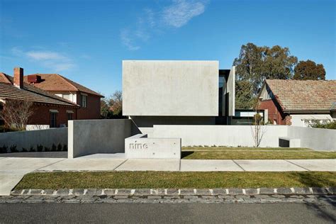 Minimalist Modern House Designed To Expose The Beauty Of