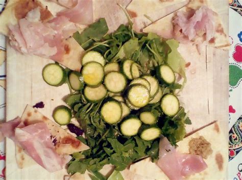 Organizzare un party di successo e stupire con idee semplici ma originali, gribaudo, 2012, isbn 9788858005552 Ricetta Antipasto con porchetta e zucchine | Dolcidee