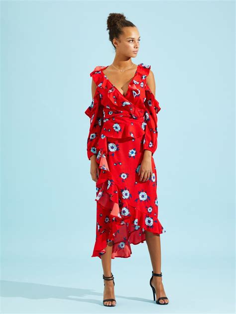 Rafraîchissez votre look, achetez portefeuille chic shine. Robe portefeuille plissée fleurie à épaules dénudées ...