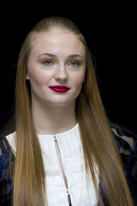 Sophie Turner Actress Photo 42 Of 845 Pics Wallpaper