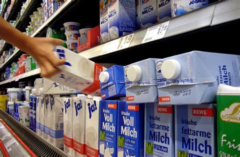 Milchgipfel In Baden W Rttemberg Der Verbraucher In Der Milchkrise