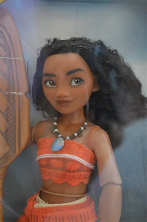 Disney Store Classic Moana Doll Review