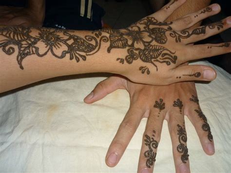 Gambar henna bunga yang mudah 100 gambar henna tangan kaki pengantin motif corak model simple terbaru henna tangan cantik mud tato tangan gambar henna tangan simple 8 pieces india henna tattoo stencil set for women girls hand finger body paint temporary tattoo templates 20 x 10 5cm. PERKHIDMATAN UKIRAN INAI PENGANTIN: Henna/Inai:Lukisan ...