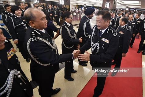 Mesyuarat kabinet turut dihadiri oleh ahli ex officio iaitu ketua setiausaha negara selaku setiausaha kabinet peguam negara dan ketua perbendaharaan negara. Serah Terima Tugas Timbalan Ketua Polis Negara Baharu #PDRM