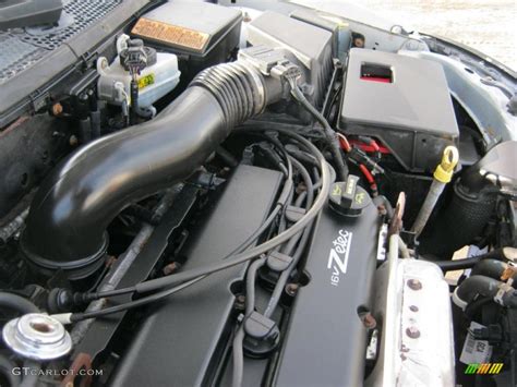 2003 Ford Focus Se Wagon 20l Dohc 16v Zetec 4 Cylinder Engine Photo