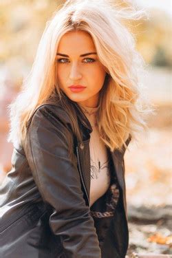 Y O Natalia From Kyiv Ukraine Blue Eyes Blond Hair Id Goldenbride Net