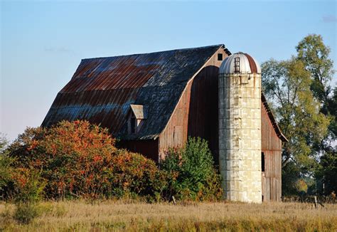 Michigan Nut Photography Old Barns And Log Cabins Old Barn Near Remus