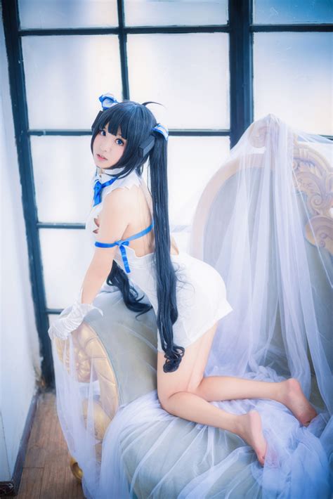 Hestia Cosplay Busty As Ever Sankaku Complex