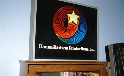 Sidney formed a friendship with barbera and hanna when they worked at mgm as animation directors during the 1940s, and when mgm's. Hanna Barbera Swirling Star - Hanna Barbera Production ...