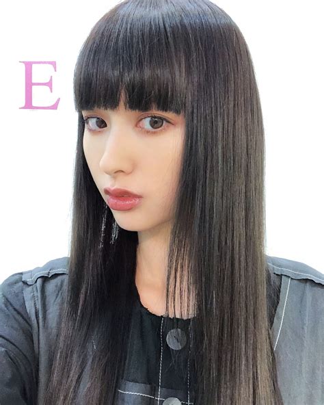 木村 直人 On Instagram “モデルの「鈴木えみ」さんが髪やりに来てくれました。 先日ズバッと切らせていただきまして。 うすーいピンクとブルー混ぜ合わせによって軽い感じのモーヴ系