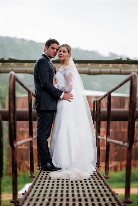 Casamento Laura And Thiago Trash The Dress On Behance